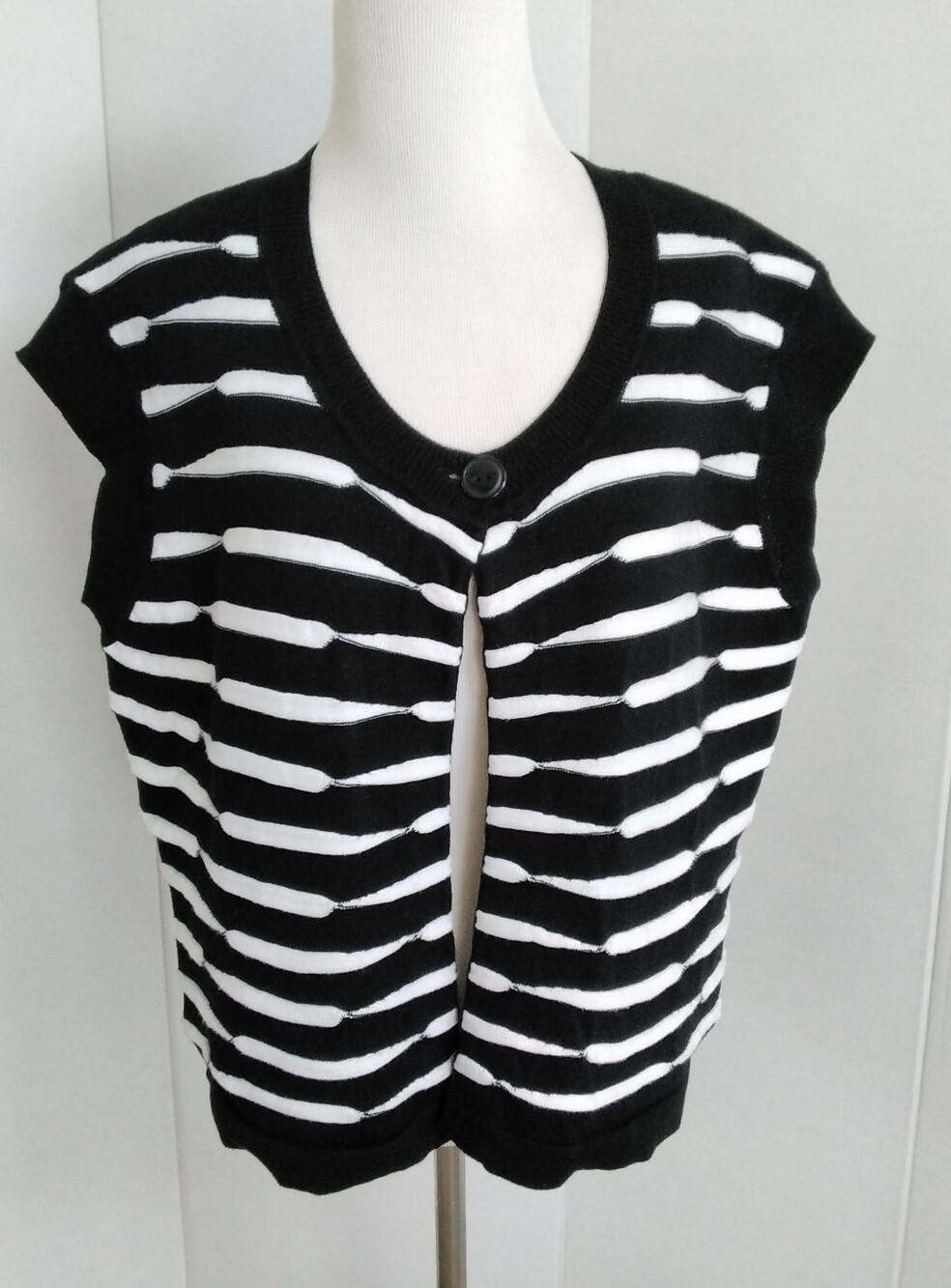 FOXCROFT 100% Cotton Black White Textured Stripe Sweater Knit Cardigan Vest Sz L